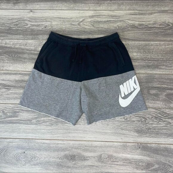 Nike Shorts - Picture 1 of 2